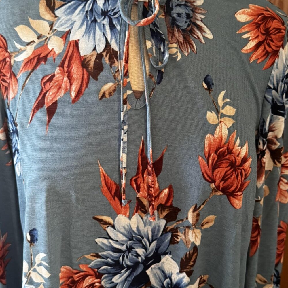 DEAR SCARLETT medium periwinkle FLORAL long sleeved polyester top / blouse
